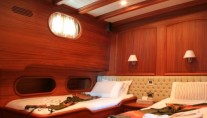 Caner IV -  Twin Cabin 2